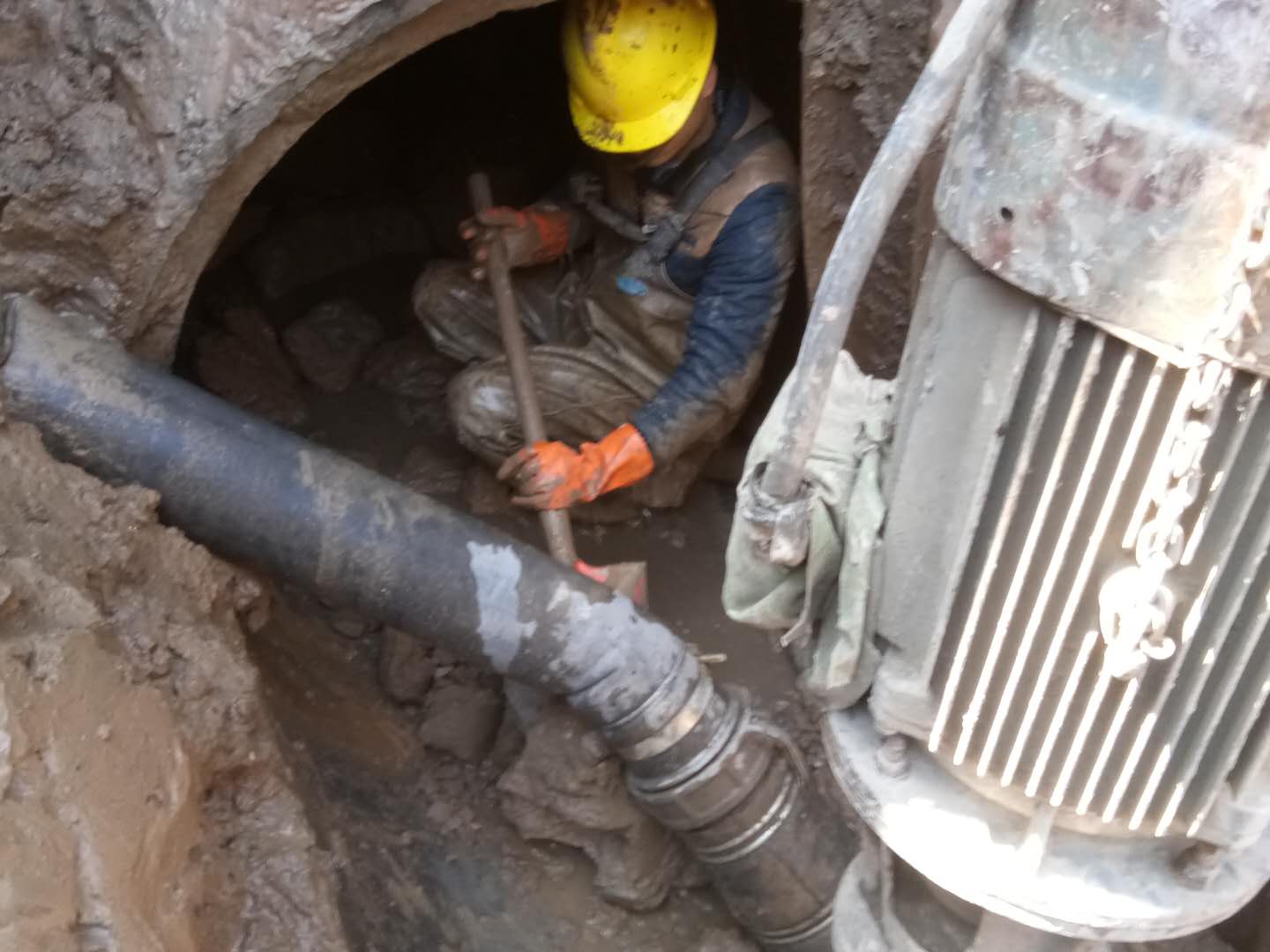 镜铁区管道清淤